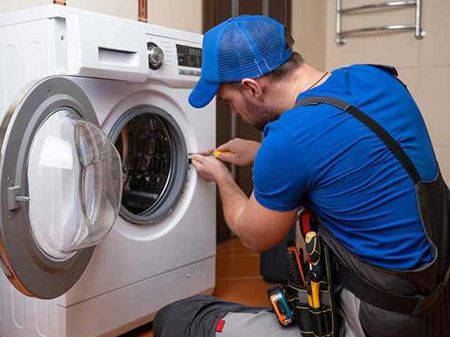 کار نکردن لباسشویی ایندزیت به دلیل خرابی میکروسوئیچ