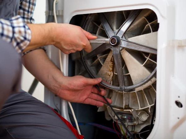 صدای زیاد لباسشویی در دور تند به علت شل بودن تسمه