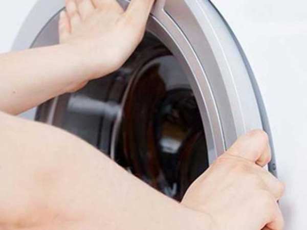 باز نشدن درب لباسشویی به دلیل اشکال در لولای درب